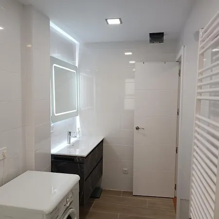 Entre Castillo Y Catedral 2vut09734 *