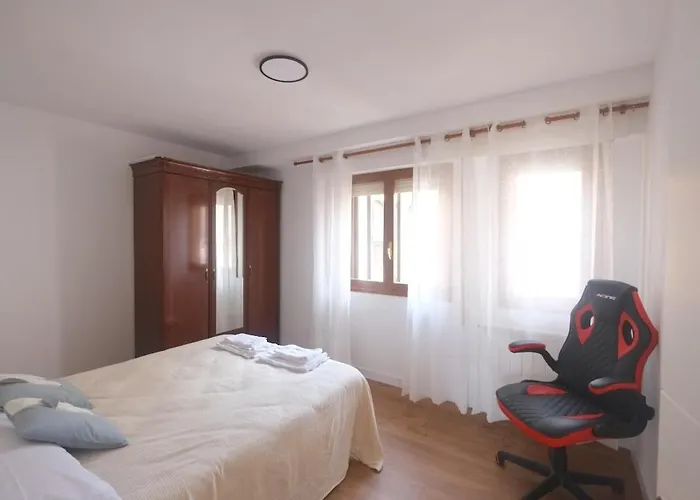 Entre Castillo Y Catedral 2vut09734