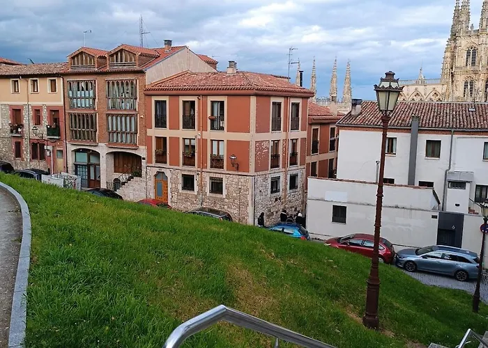 Entre Castillo Y Catedral 2vut09734 Burgo