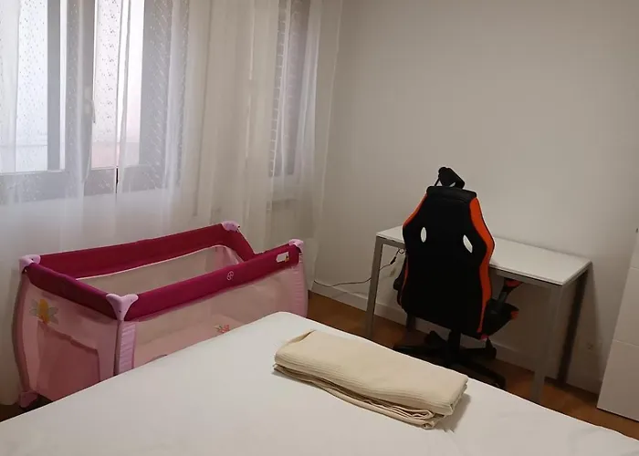 Entre Castillo Y Catedral 2vut09734 * Burgo