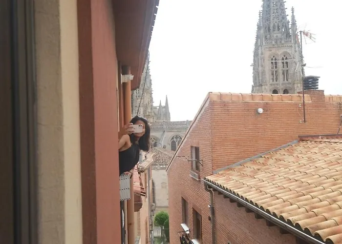 Entre Castillo Y Catedral 2vut09734 * Burgo